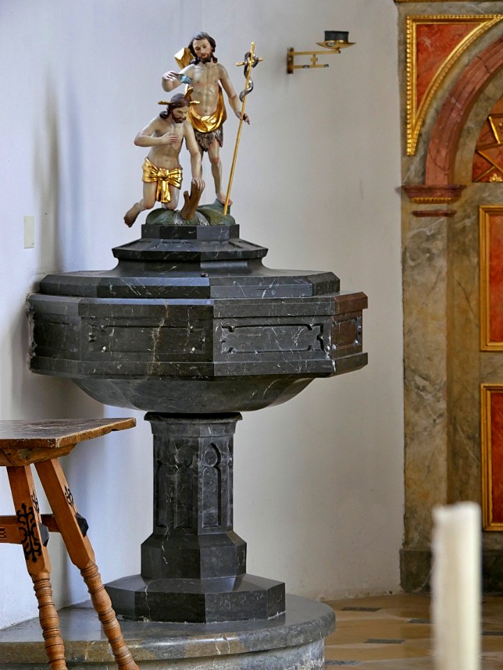 Mittelberg St.Michael Taufstein H7a