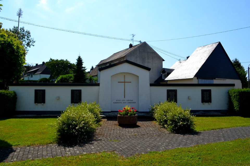 Mittelhofen, Kapelle, Gefallenenendenkmal