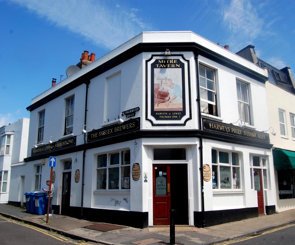 Mitre Tavern, 13 Baker Street, Brighton (July 2019) (2)