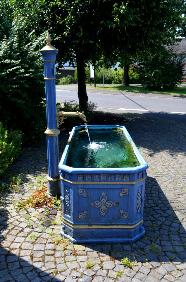 Mittelhofen, Brunnen (1)