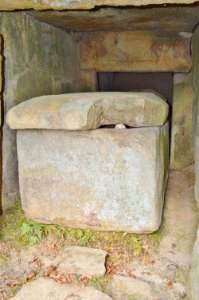 Mitoshiro Kofun, zenshitsu-sekkan