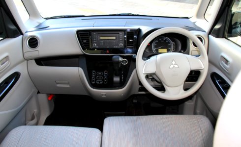 Mitsubishi eK Space G interior