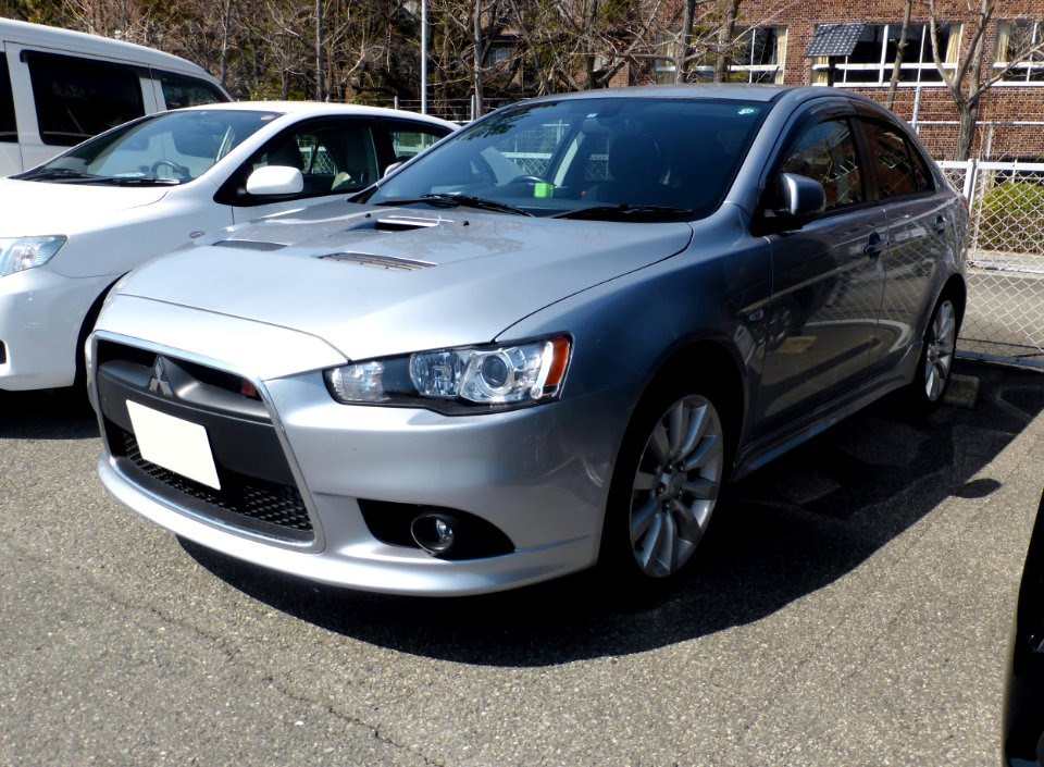 Mitsubishi GALANT FORTIS SPORTBACK RALLIART (CBA-CY4A) front
