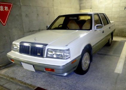 Mitsubishi DEBONAIRE V Royal (S12A) front