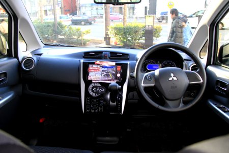 Mitsubishi eK Custom T interior