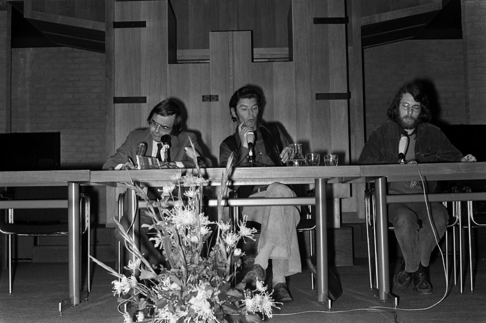 Minister Pronk bij discussie in VU, opdracht VDO, Bestanddeelnr 927-1658