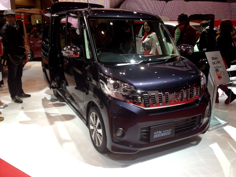 Mitsubishi eK Space Custom front - Tokyo Motor Show 2013