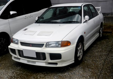 Mitsubishi LANCER GSR Evolution III (CE9A) front
