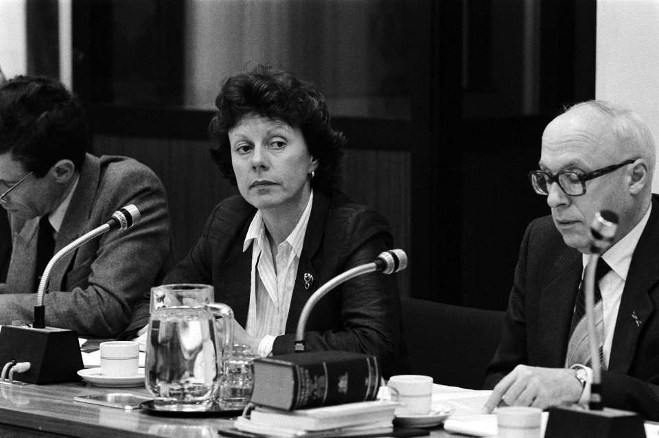 Minister Smit-Kroes, Bestanddeelnr 932-5849