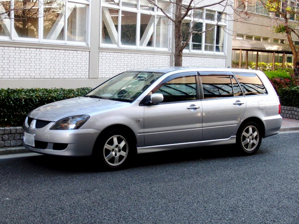 Mitsubishi LANCER WAGON Touring Sports Package (LA-CS5W) front