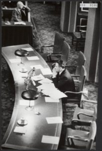 Minister-presidenten, tweede kamer, vergaderingen, Marijnen, Victor, Bestanddeelnr 084-0106