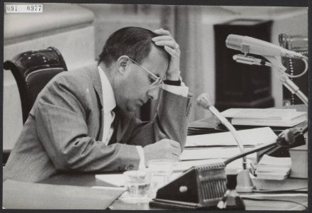 Minister-presidenten, tweede kamer, Cals,JMLTh, Bestanddeelnr 091-0977