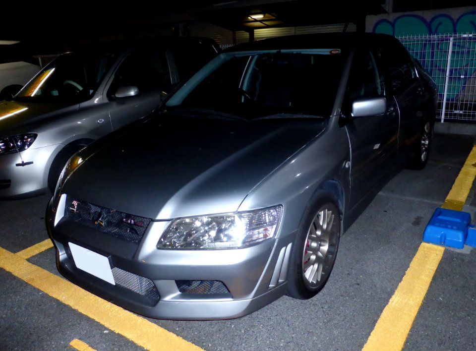 Mitsubishi LANCER EVOLUTION VII GT-A at night front