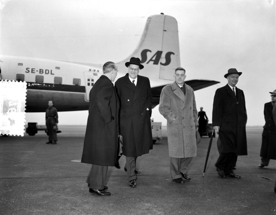 Minister President van Zweden op Schiphol T Erlander, Bestanddeelnr 908-3766
