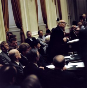 Minister-president Joop den Uyl aan het woord in de Tweede Kamer, Bestanddeelnr 254-9279
