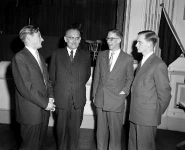 Minister-president Drees bracht een bezoek aan het Congres van Zuid-Hollandse Je, Bestanddeelnr 909-0443