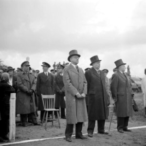 Minister-president W. Schermerhorn en collega- ministers behoren tot de gasten, Bestanddeelnr 255-7706