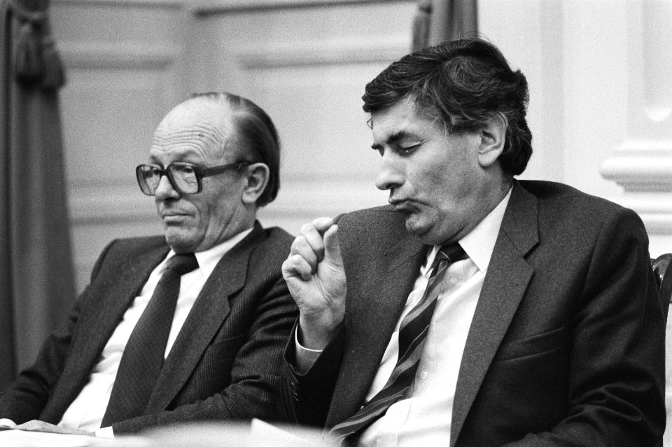 Minister Rietkerk (Binnenlandse Zaken) (l) en premier Lubbers, Bestanddeelnr 932-7548