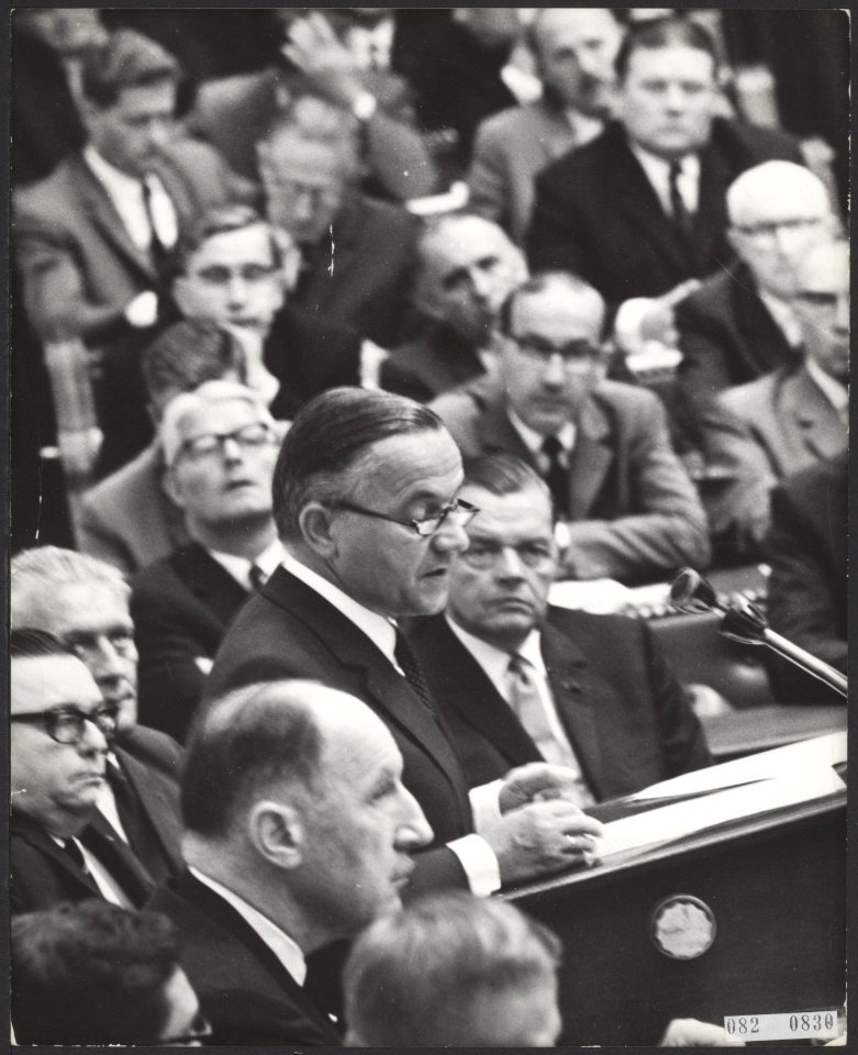 Minister-presidenten, tweede kamer, ministers, MINISTERIES, Luns, J.A.M.H., Bestanddeelnr 082-0830