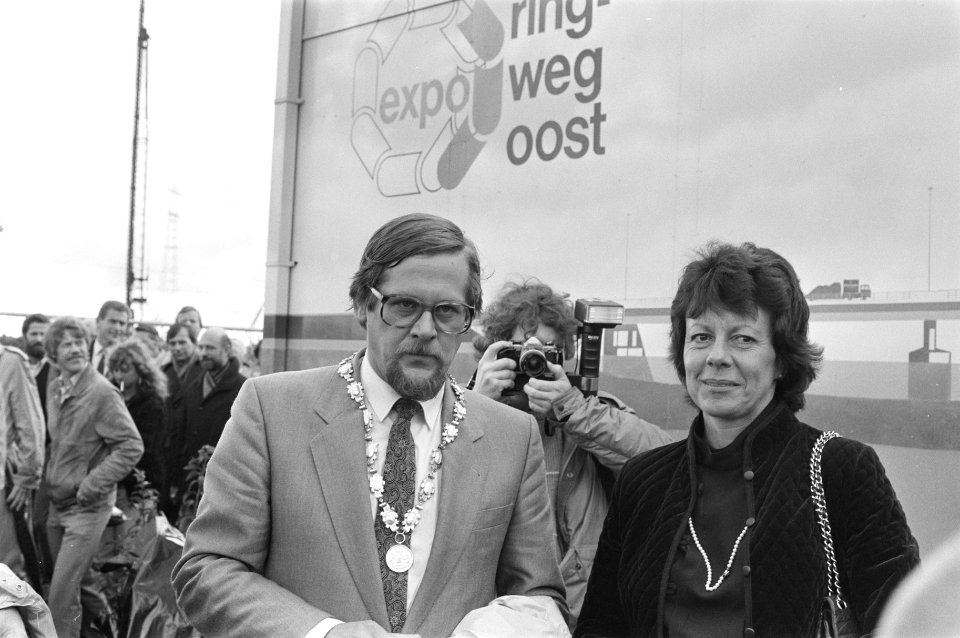 Minister Smit Kroes start werkzaamheden bouw brug-tunnel Zeeburg, Amsterdam Smi, Bestanddeelnr 933-0935