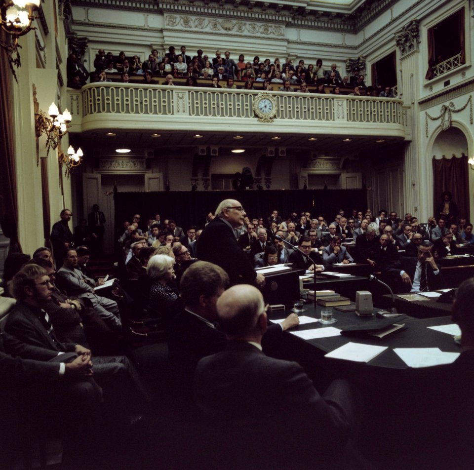 Minister-president Joop den Uyl aan het woord in de Tweede Kamer, Bestanddeelnr 254-9278