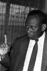 Minister Radhakishin van financien van Suriname en minister Essed van Opbouw arr, Bestanddeelnr 923-5364