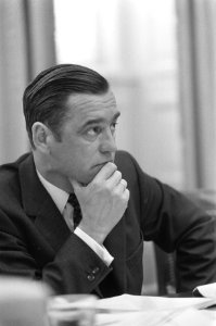 Minister M.L. de Brauw (beleid wetenschappelijk onderwijs) in de Tweede Kamer ti, Bestanddeelnr 925-7005