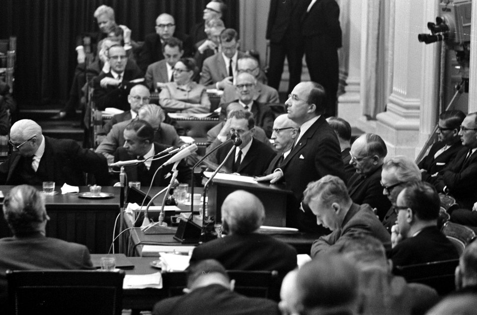 Minister-president Jo Cals (KVP) aan het woord, Bestanddeelnr 919-6773