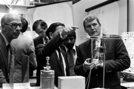 Minister Pais opende in Utrechtse Jaarbeurs de Nationale Onderwijs tent. 1981, tot 15 april, Bestanddeelnr 931-4221