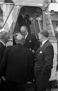 Minister opent Bedrijfsautotentoonstelling Drs AH Korthals in de RAI Amsterd, Bestanddeelnr 913-5522