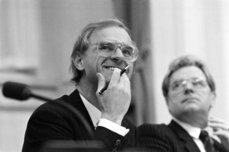 Minister Ruding tijdens het debat, Bestanddeelnr 934-3901