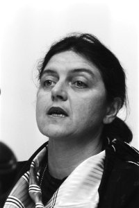 Minister Schoo (ontwikkelingssamenwerking) op Landbouwrai '84 portret van minis, Bestanddeelnr 932-8432