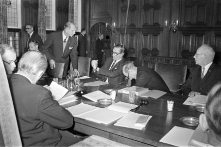Minister Schut en staatssecretaris Haex spreken met bestuur provincie Groningen , Bestanddeelnr 924-2544