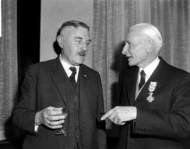 Minister Y. Scholten Bumahuis in Amsterdam geopend, links mr. J. Donner rechts m, Bestanddeelnr 917-2424