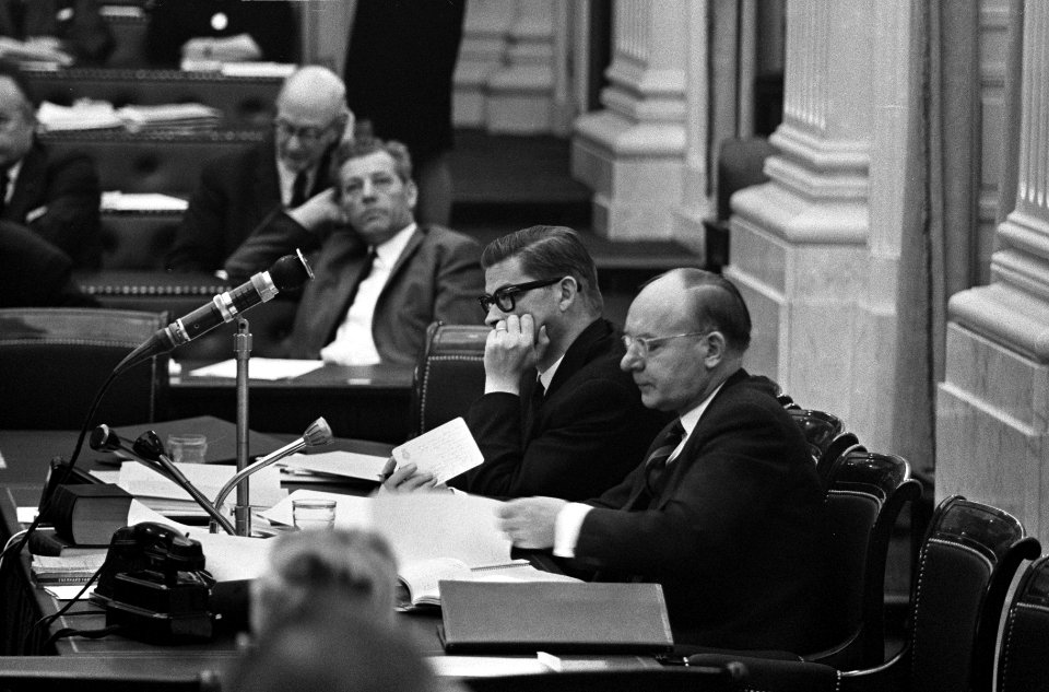 Minister Vondeling (r) en Staatssecretaris Hoefnagels, Bestanddeelnr 918-4871
