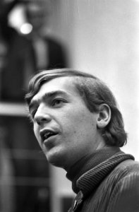 Minister Veringa discussieert met studenten in Oudemanshuispoort Paul Verhey (vo, Bestanddeelnr 921-9139