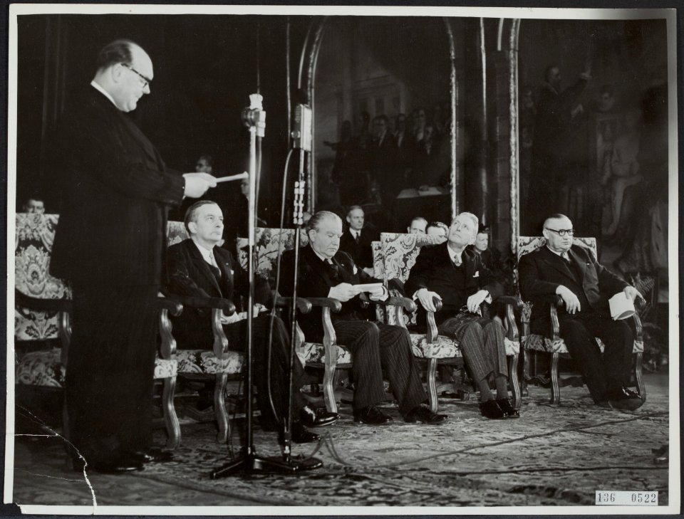 Ministers, verdragen, Bech, Bevin, Bidault, Boetzelaer van, Brussel, Pact van, Bestanddeelnr 136-0522