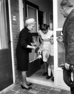 Minister van Maatschappelijk Werk opende dagverblijf te Coevorden, een der klank, Bestanddeelnr 916-1654