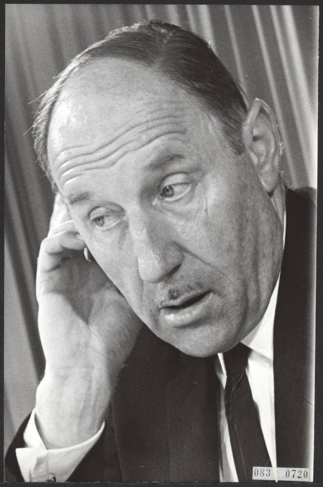 Ministers, portretten, Luns, JAMH, Bestanddeelnr 083-0720