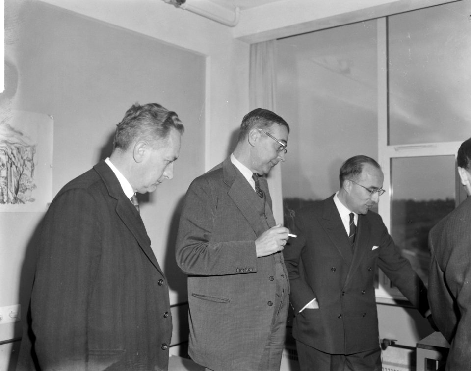 Minister van OK en W Cals, het studentenhuis Casa Academica volledig in gebru, Bestanddeelnr 914-4649