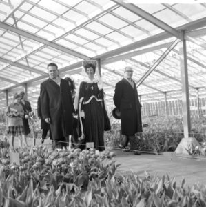 Minister van Landbouw en Visserij mr V G M Marijnen opende in Lisse de Keuke, Bestanddeelnr 914-9745