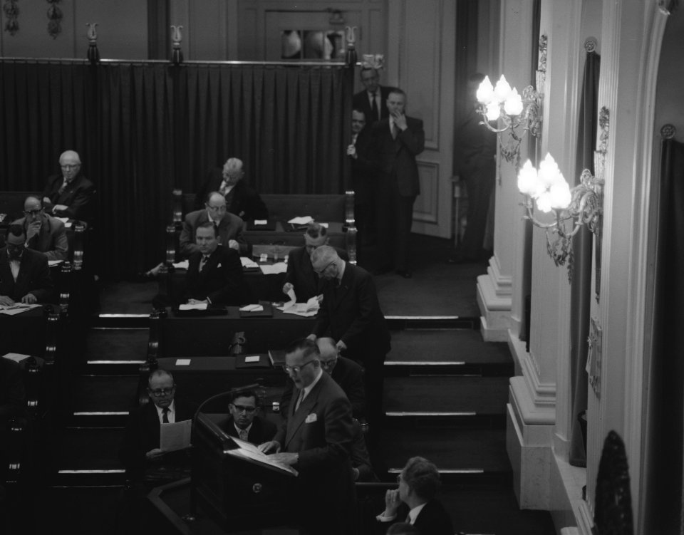 Ministeriele staf en staatssecretaris Kranenburg aangetast, Bestanddeelnr 909-5456