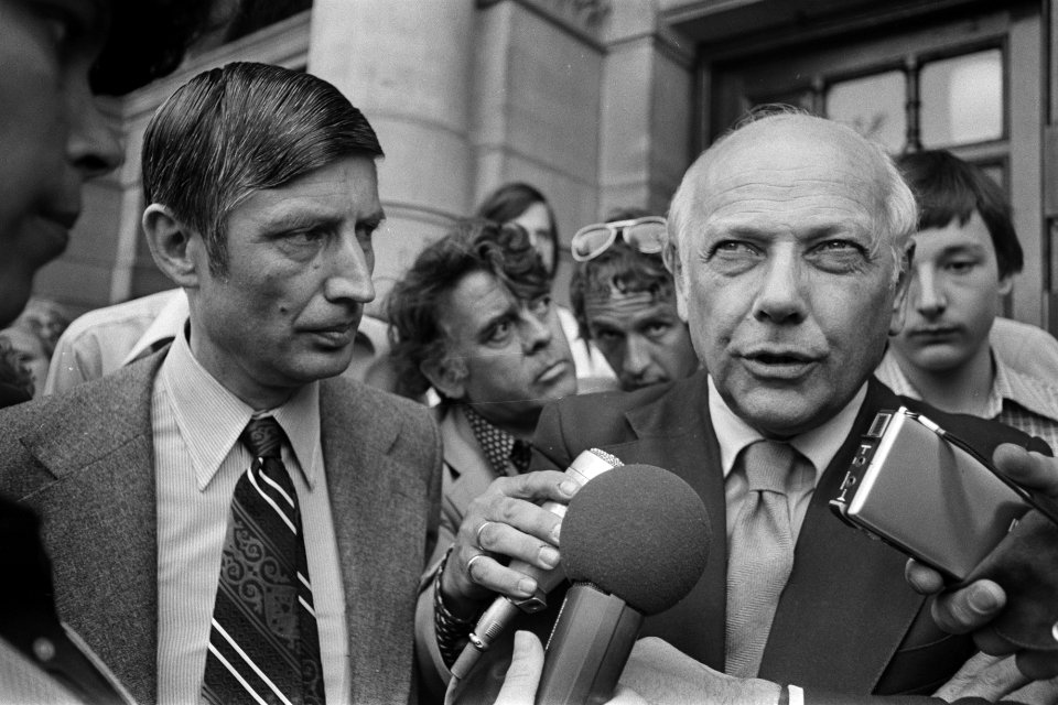 Ministerie van Justitie in verband met gijzelingen Van Agt (l) en Den Uyl voor , Bestanddeelnr 929-1963