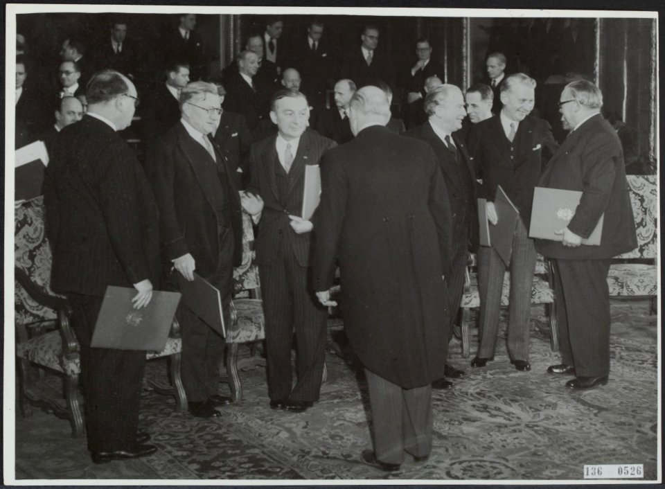 Ministers, verdragen, Bestanddeelnr 136-0526