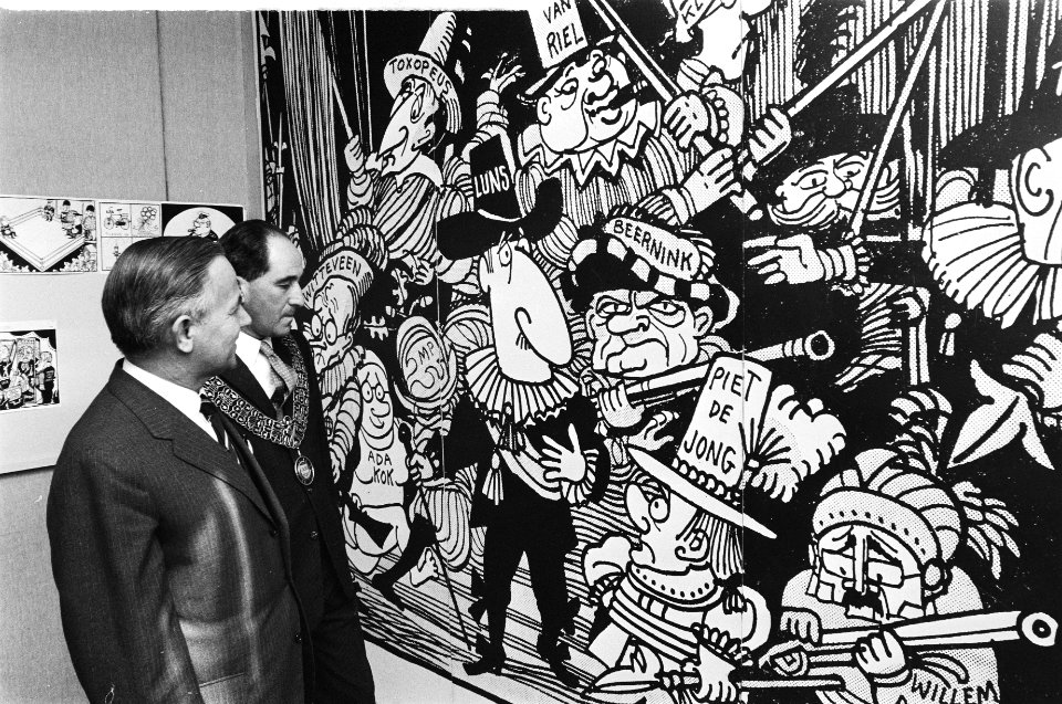 Minister-president De Jong (l) en loco-burgemeester Goudsmit bij een tekening v…, Bestanddeelnr 924-4654