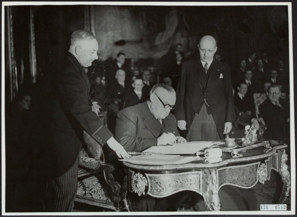 Ministers, verdragen, bevin, Bestanddeelnr 136-0512