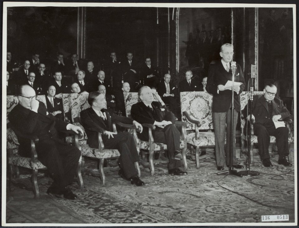 Ministers, verdragen, Bech, Bevin, Bidault, Boetzelaer van Oosterhout Baron van, Bestanddeelnr 136-0513