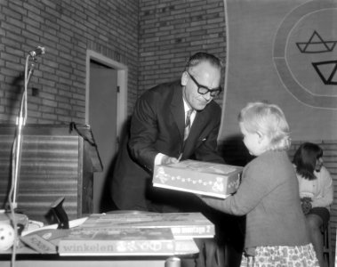 Ministers, openingen, jeugdhuizen, Bestanddeelnr 919-6233