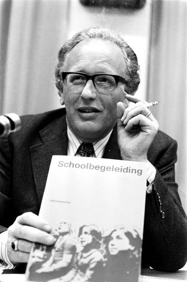 Ministers, onderwijs, presentaties, portretten, Bestanddeelnr 927-8963