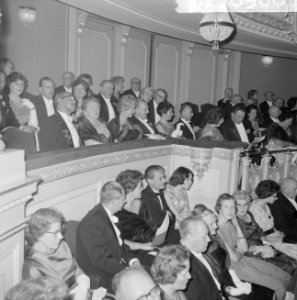 Ministers in de Stadsschouwburg bij opvoering Gijsbrecht van Aemstel, Bestanddeelnr 915-8968